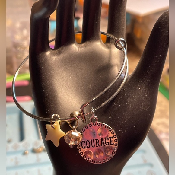 ✔️✔️Stainless Steel Adjustable Charm Bracelet-NWOT - Picture 5 of 5